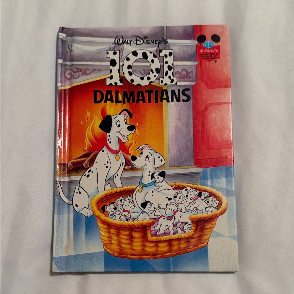 Disney 101 Dalmatians Kids Book - Red & White Cover
